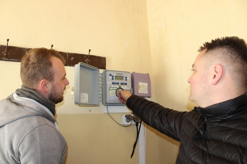 Boisko w Siedlnicy z nowym systemem nawadniającym