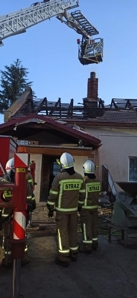 Ojciec i syn stracili dom w pożarze.