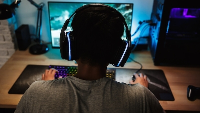 Czym powinno charakteryzować się biurko gamingowe?