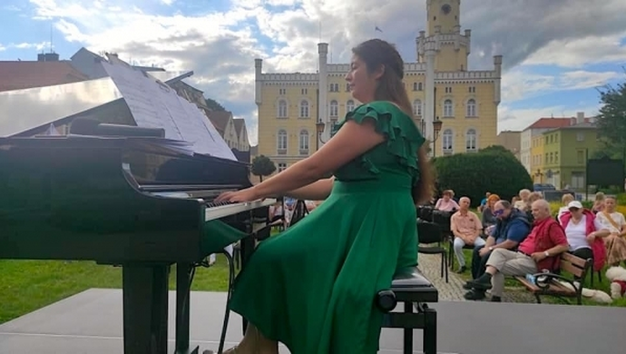 Recital fortepianowy na rynku [ZDJĘCIA]