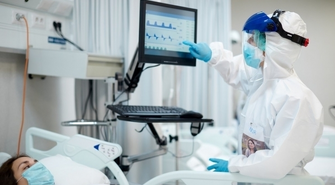 Konsekwencje finansowe dla niezaszczepionych.