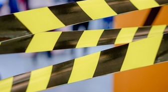 Taśmy i znaczniki podłogowe - kiedy i gdzie się je stosuje?