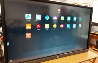 Pomoce dydaktyczne trafiły do SP w Starych Drzewcach ZDJĘCIA