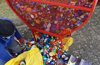 Serce pełne nakrętek