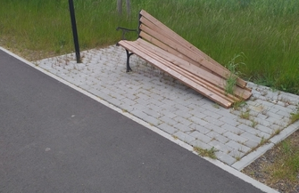 Nowe ławki na ścieżce pieszo-rowerowej FOTO