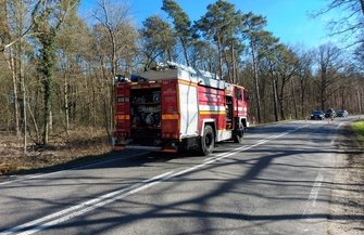 Kolizja w Zaszkowie. Jeden z uczestników uciekłz miejsca zdarzenia ZDJĘCIA