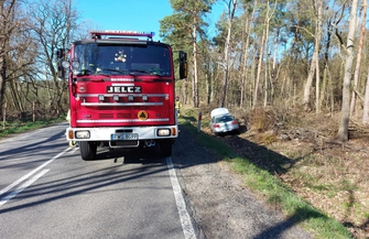 Kolizja w Zaszkowie. Jeden z uczestników uciekłz miejsca zdarzenia ZDJĘCIA