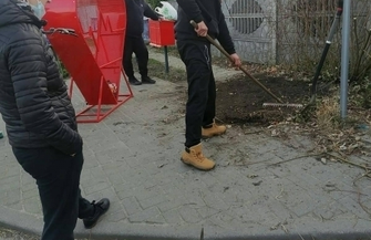 W Osowej Sieni stanęło serce na nakrętki ZDJĘCIA