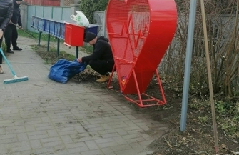 W Osowej Sieni stanęło serce na nakrętki ZDJĘCIA