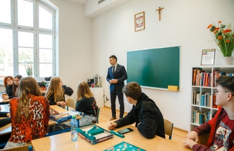 Uczniowie Zana wrócili do szkolnych ławek ZDJĘCIA