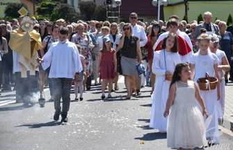 Procesja Bożego Ciała przeszła przez Sławę ZDJĘCIA