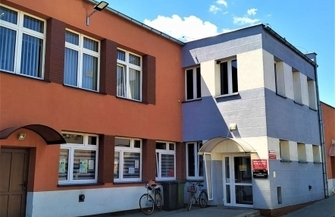 Nowa oprawa oświetleniowa na budynku Świetlicy Miejskiej w Szlichtyngowej