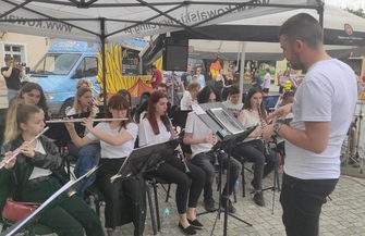 Młodzieżowa Orkiestra Dęta CKiR zagrała dla Marysi ZDJĘCIA