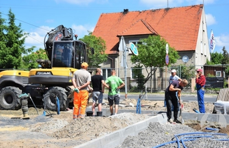 Zielony pasaż w centrum Sławy