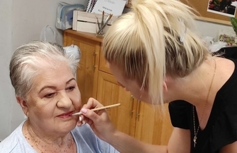 Pokaz makijażu w Klubie Senior ZDJĘCIA