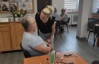 Pokaz makijażu w Klubie Senior ZDJĘCIA