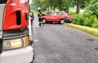 Zderzenie pojazdów na trasie Przydroże-Krzepielów ZDJĘCIA