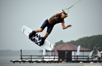 Żabson dał popis umiejętności na wakeboardzie w Sławie ZDJĘCIA