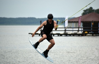 Żabson dał popis umiejętności na wakeboardzie w Sławie ZDJĘCIA