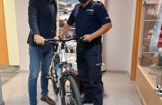 Rowery policyjne i narkotesty trafiły do wschowskich policjantów ZDJĘCIA