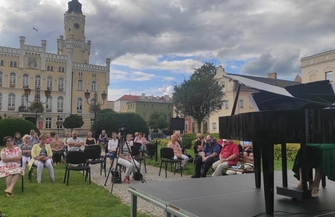 Recital fortepianowy na rynku ZDJĘCIA