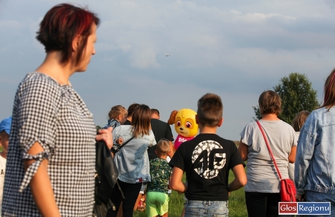 Szał w Osowej Sieni. Z nieba spadły cukierki ZDJĘCIA