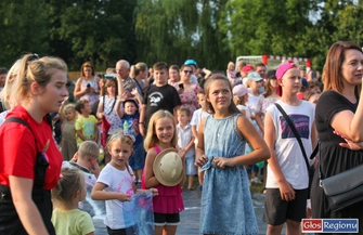 Szał w Osowej Sieni. Z nieba spadły cukierki ZDJĘCIA