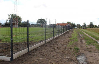 Nowe ogrodzenie boiska w Szlichtyngowej ZDJĘCIA