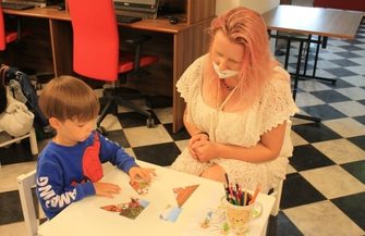 Wakacyjne spotkania w bibliotecznym Klubiku Maluszka ZDJĘCIA