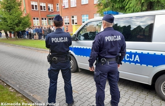 Policjanci uczestniczyli w rozpoczęciu roku szkolnego ZDJĘCIA