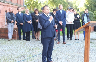 Rozpoczęcie roku w I LO z udziałem Starosty Wschowskiego ZDJĘCIA