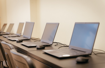 Nowe komputery dla uczniów liceum we Wschowie od Stena Recycling