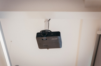 Doposażenie liceum w nowy sprzęt multimedialny ZDJĘCIA