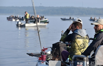 Wędkarze już na wodzie