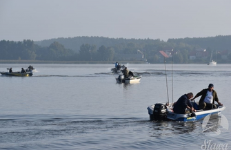Wędkarze już na wodzie