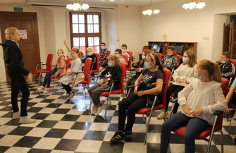 Spotkanie z JoannąOlech we wschowskiej bibliotece ZDJĘCIA