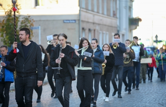 Marsz ulicami Wschowy.