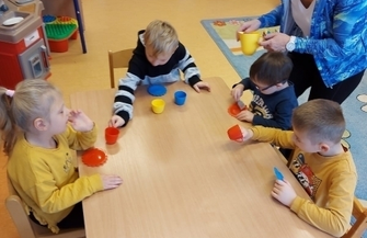 Kraina Tęczy Trening Umiejętności Społecznych TUS