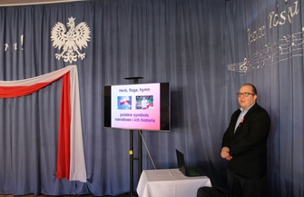 Do Hymnu w Szkole Podstawowej w Jędrzychowicach ZDJĘCIA