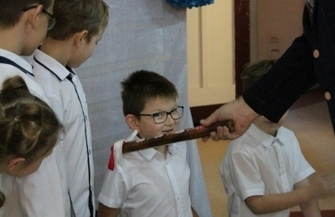 Pasowanie na ucznia w Szkole Podstawowe w Łysinach ZDJĘCIA