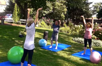 Seniorzy ze Wschowy ćwiczyli na świeżym powietrzu ZDJĘCIA