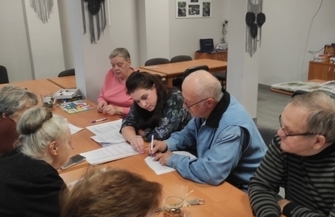 Spotkanie z pracownikiem UMiG Szlichtyngowa w klubie Senior ZDJĘCIA