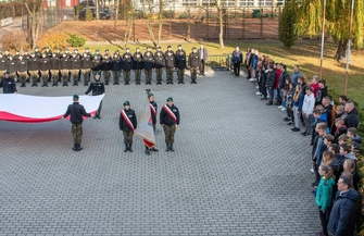 ZSP w Sławie stanęło do hymnu ZDJĘCIA