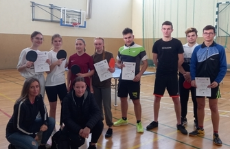 Powiatowe zawody w tenisie stołowym ZDJĘCIA