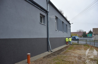 Sala w Starym Strączu pięknieje