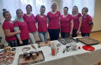 Koło Gospodyń Wiejskich Wyszanowie uszykowało pierniczki świąteczne ZDJĘCIE