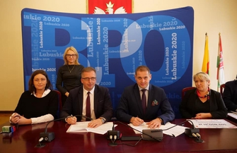 Prawie 100 tys. zł dla szkoły w Starych Drzewcach