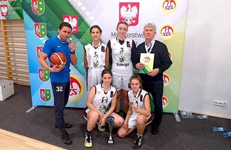 Srebrne medale dla koszykarek z SP 1 ZDJĘCIA