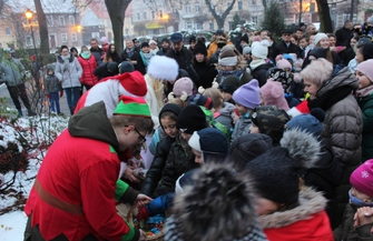 Szlichtyngowa Uroczyste rozświetlenie choinki i wizyta Mikołaja ZDJĘCIA
