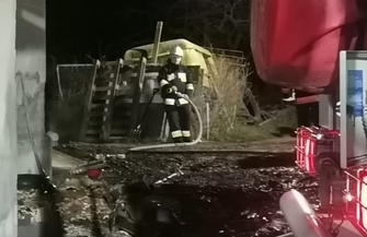 Ojciec i syn stracili dom w pożarze.